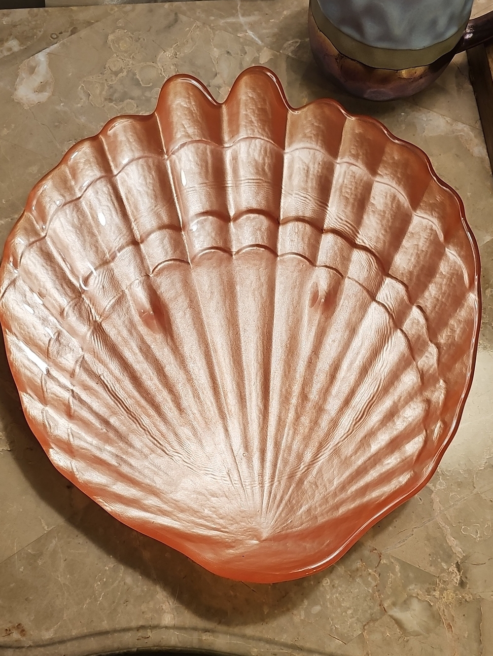 Shell-Shaped Decorative Glass Bowl in Shimmery Peach Coral Brand New 12"L X10 "W